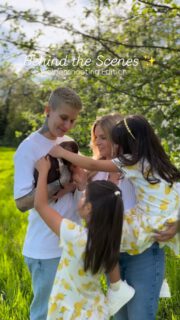 Zählt ein Welpe auch unter „Babyfotos“? 🥹🥹🥹

Gestern hab ich euch erzählt, dass ich gleich 2,5 Mal mit Babyglück erfüllt werde & das Halbe Mal war ehrlich gesagt das allerschönste, denn genau so ein Welpenshooting hab ich mir schon laaaange gewünscht ✨ 

Ohhh ich bin ja sowieso 100% Hundemami & liebe meine kleine Maus – also bitte bitte bitte meldet euch immer bei mir, wenn ihr euch Erinnerungen mit euren Fellkindern wünscht und nehmt sie unbedingt zu euren Familiensessions mit! Ich freue mich wirklich jedes Mal soo, soo sehr darüber 🥰

& jetzt kommentiert bitte… zählt dieser zuckersüße Welpe zu Babyfotos? 🥹

#welpenshooting #familienfotografin #fellkind