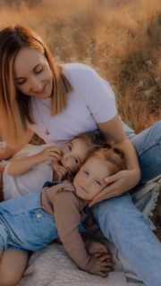 Für dich, Mama 🥹

Am 09.05. fotografiere ich wieder kleine, ganz ruhige Muttertagsmomente.

✨ 15 Minuten Mini-Session
📍 in Mörfelden-Walldorf
💛 49€ inkl. 1 Bild

Weitere Bilder kannst du ganz entspannt im Nachhinein auswählen.

Die Termine sind ab jetzt buchbar
→ Link in meiner Bio ✨

Ich freu mich so sehr auf euch 🫶🏻

#muttertag #natürlichefotografie #bindung #kindheitserinnerungen #mamamomente